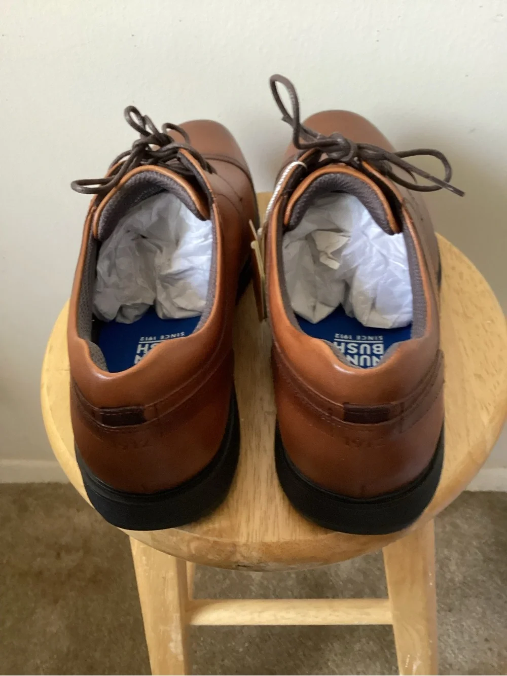 Nunn Bush Men's Tan Cap-Toe Lace-Up Oxfords